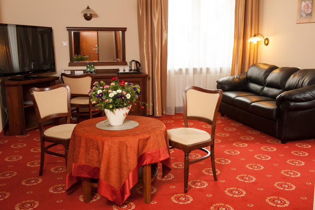 Hotel Arkadia Royal Варшава Экстерьер фото