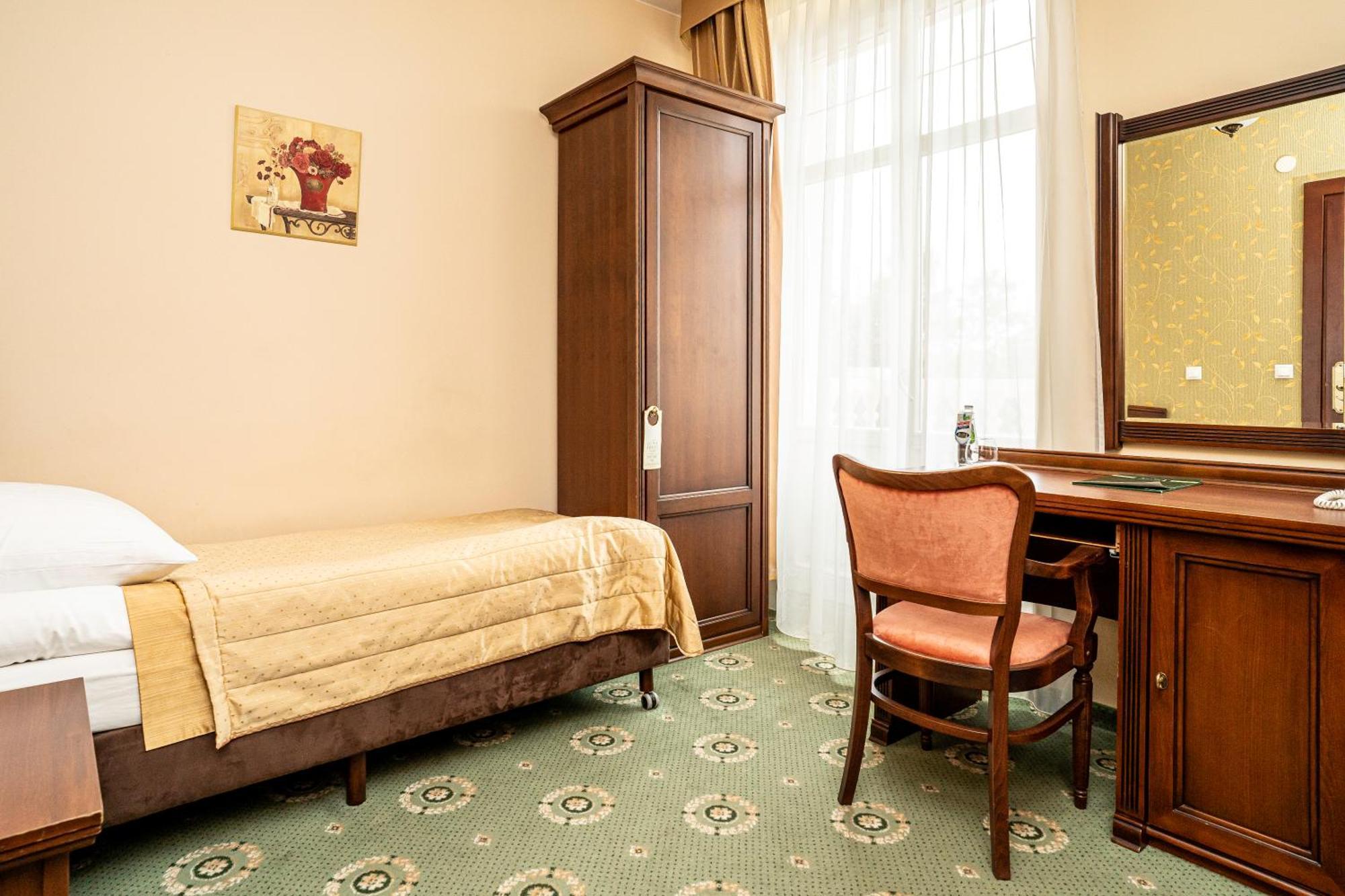 Hotel Arkadia Royal Варшава Экстерьер фото