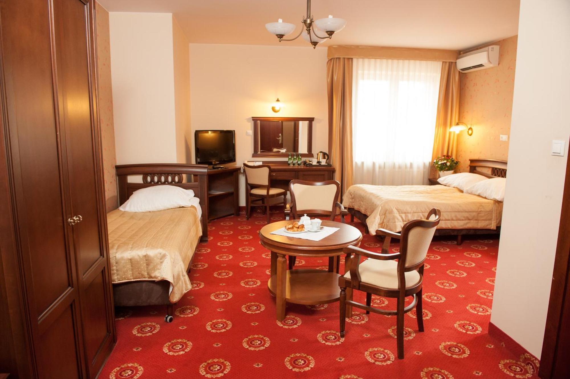Hotel Arkadia Royal Варшава Экстерьер фото