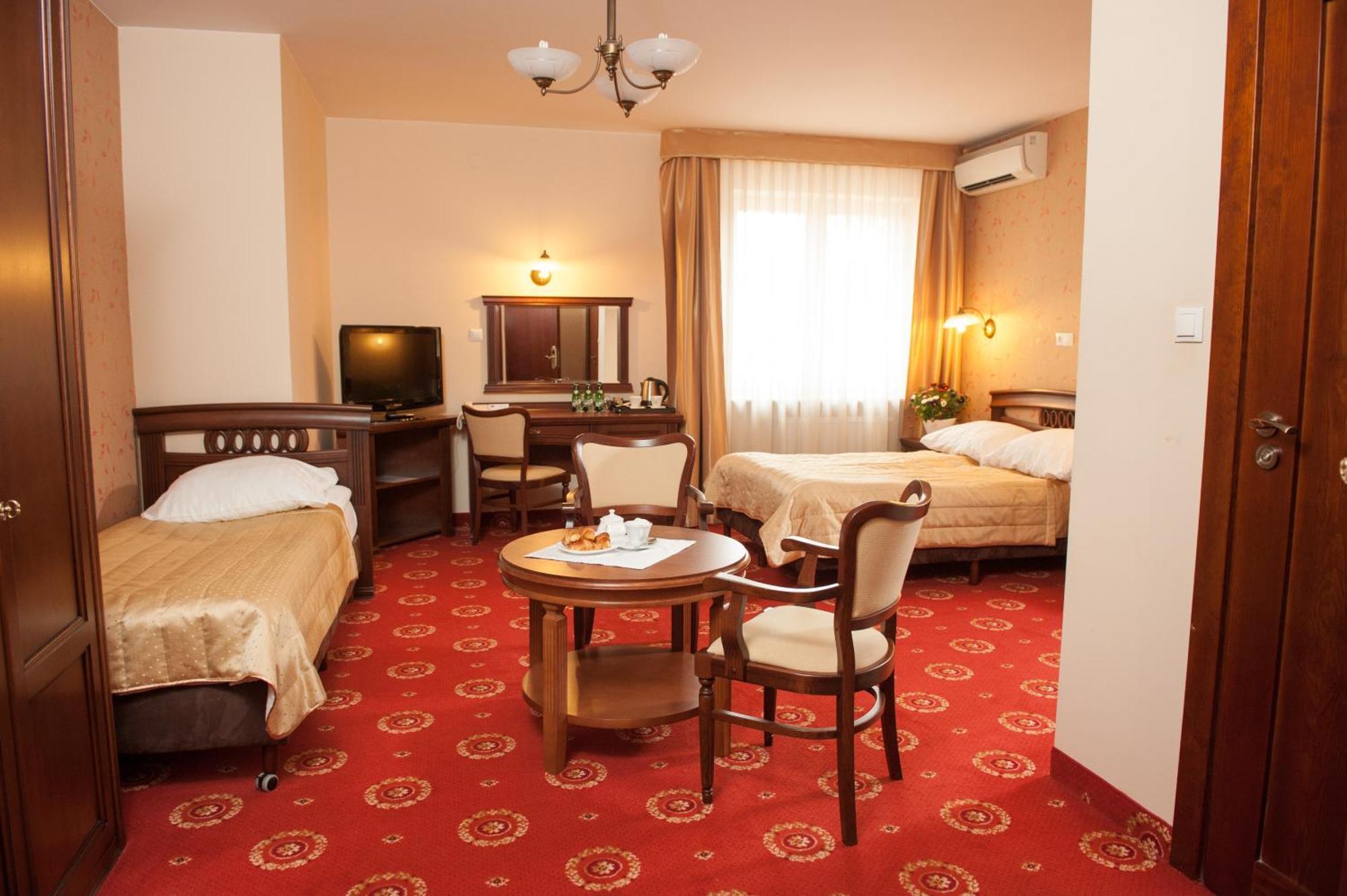 Hotel Arkadia Royal Варшава Экстерьер фото
