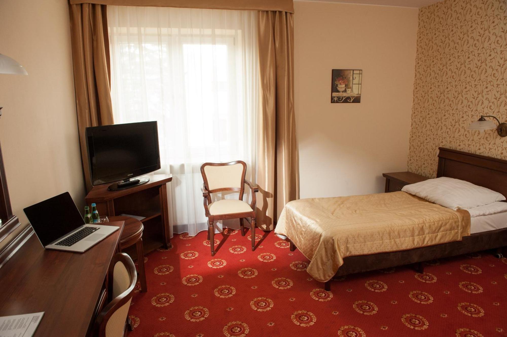 Hotel Arkadia Royal Варшава Экстерьер фото