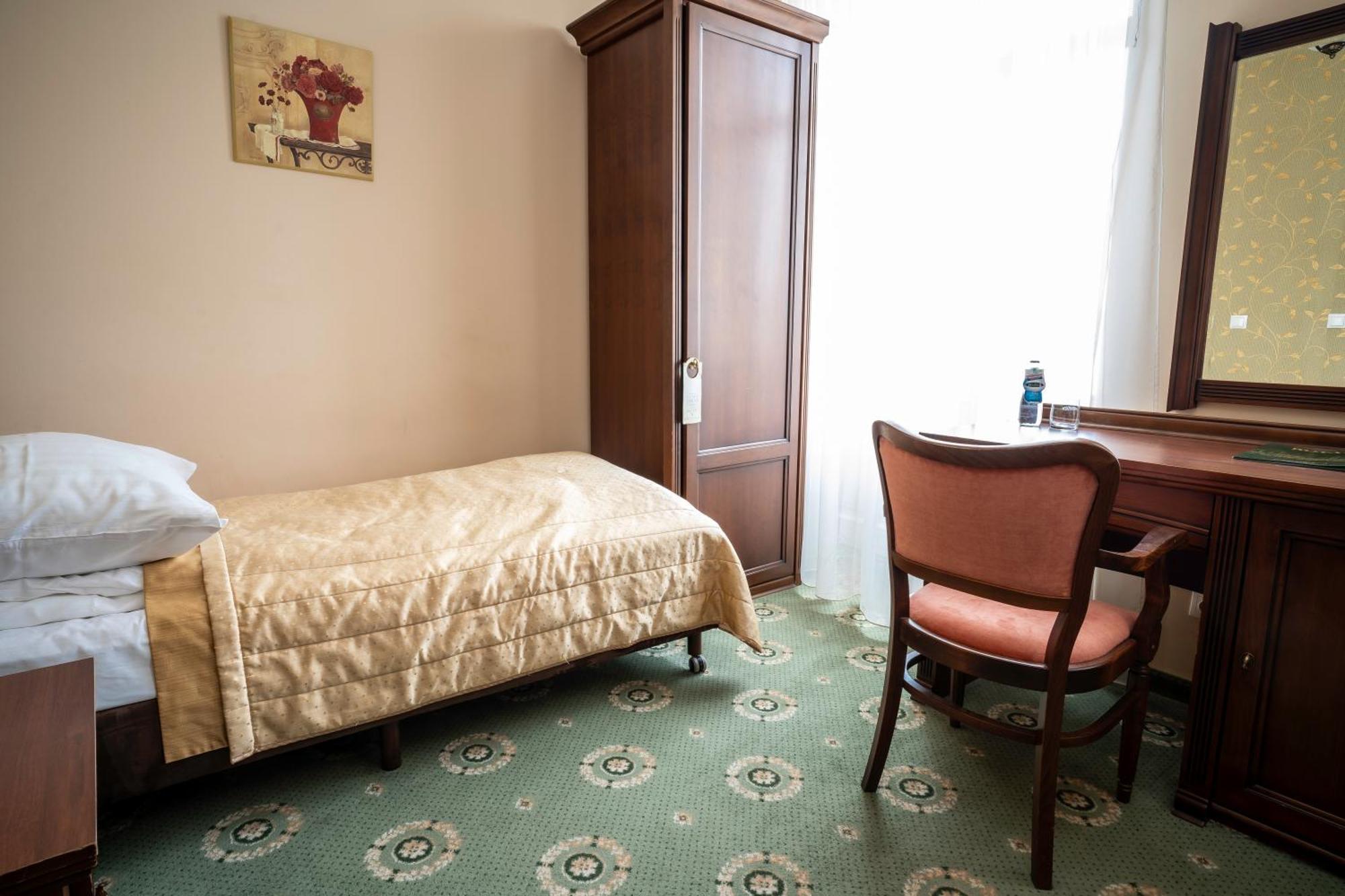 Hotel Arkadia Royal Варшава Экстерьер фото