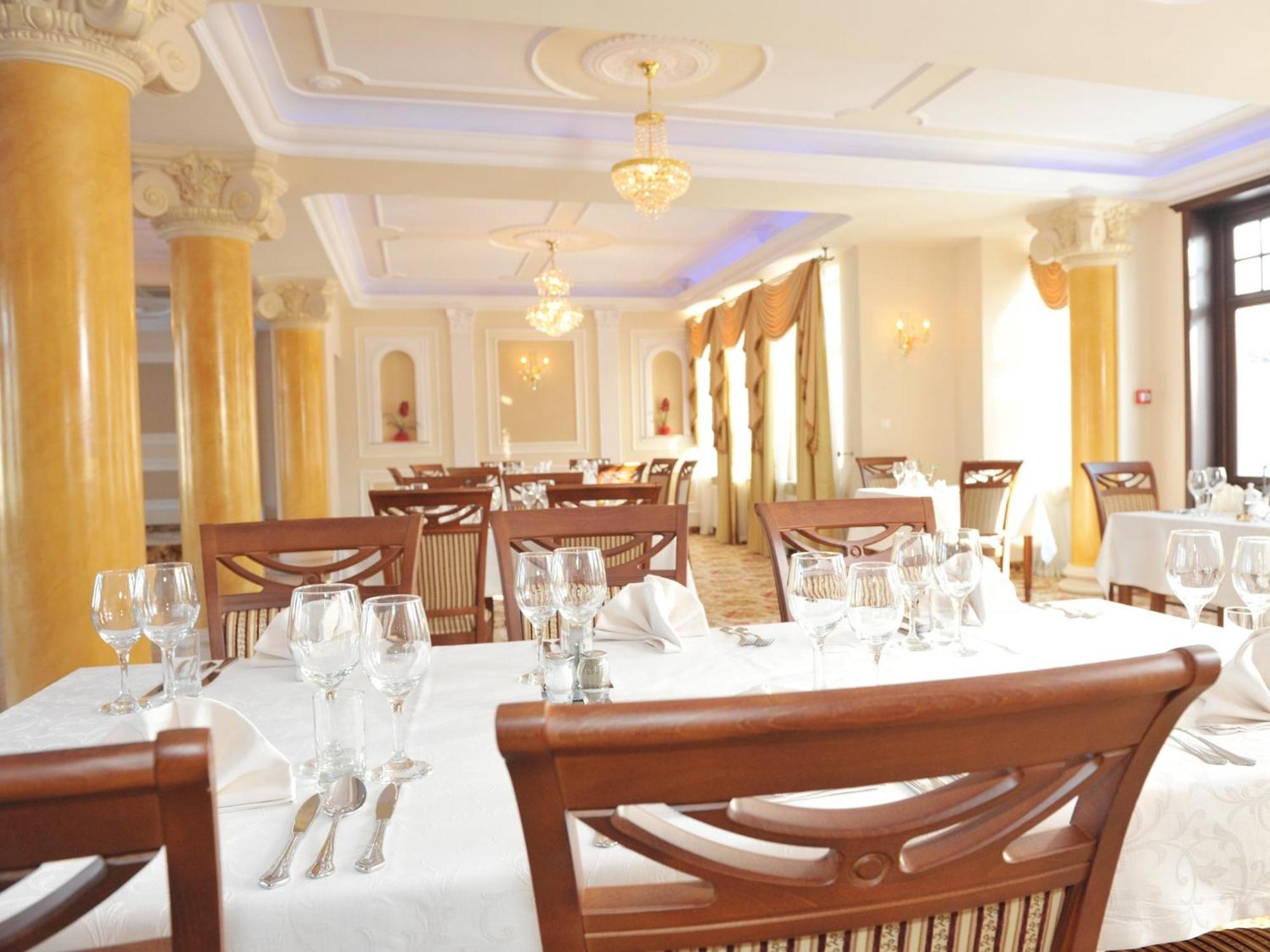 Hotel Arkadia Royal Варшава Экстерьер фото