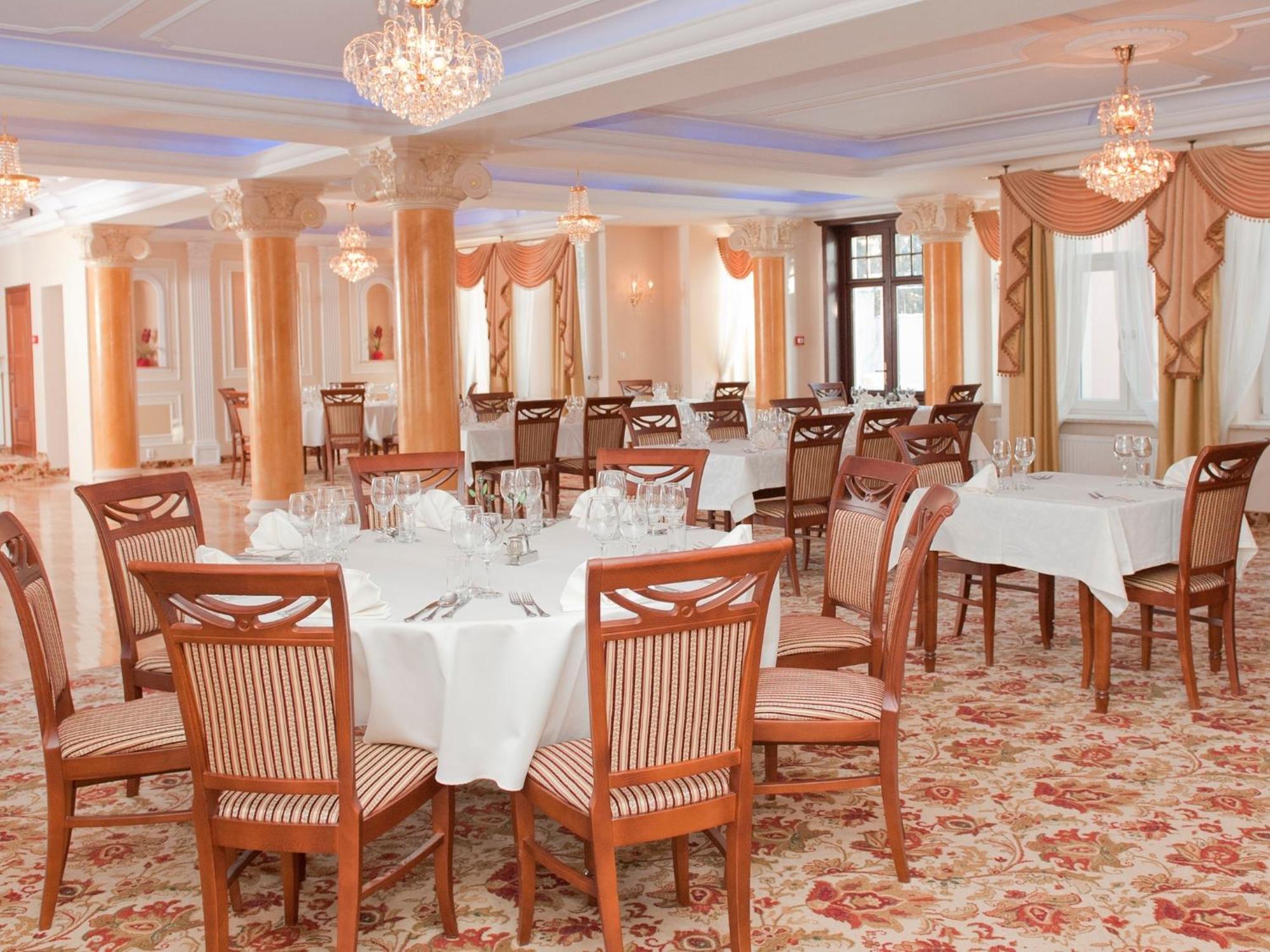Hotel Arkadia Royal Варшава Экстерьер фото