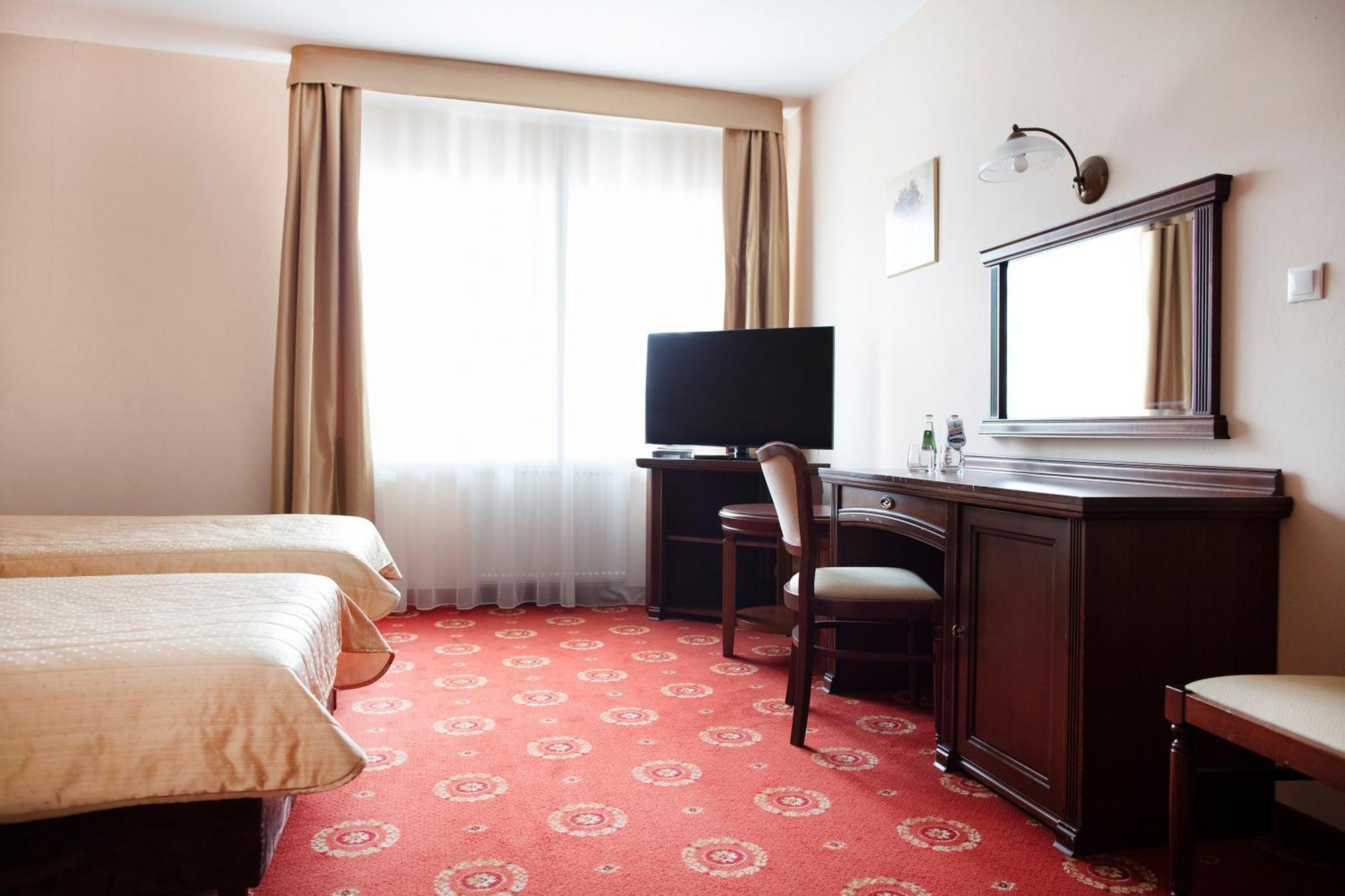 Hotel Arkadia Royal Варшава Экстерьер фото